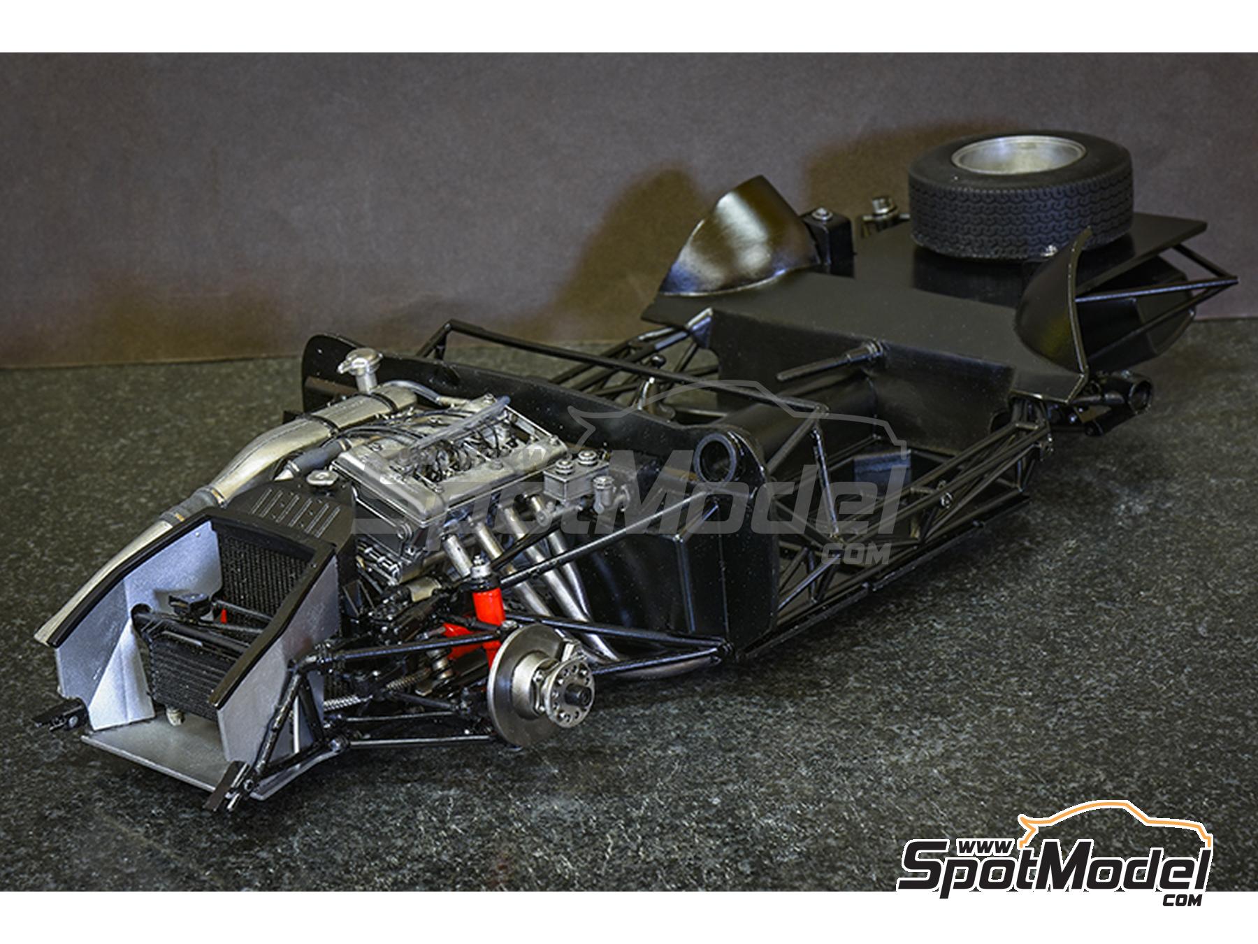 Model Factory Hiro K850: Car scale model kit 1/12 scale
